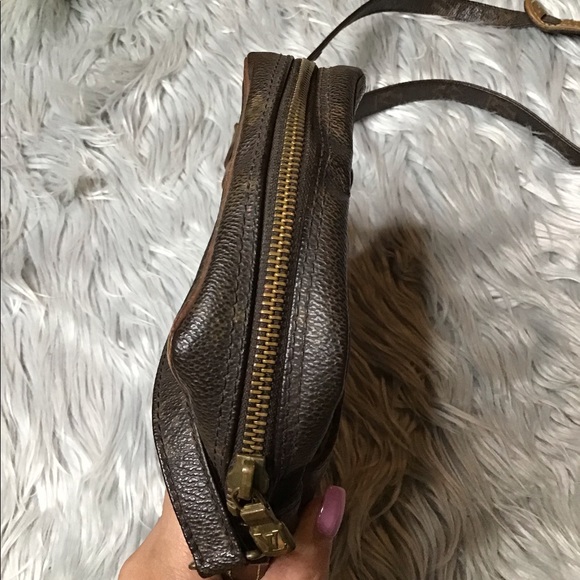 Auth Louis Vuitton Amazon Crossbody - Picture 3 of 8